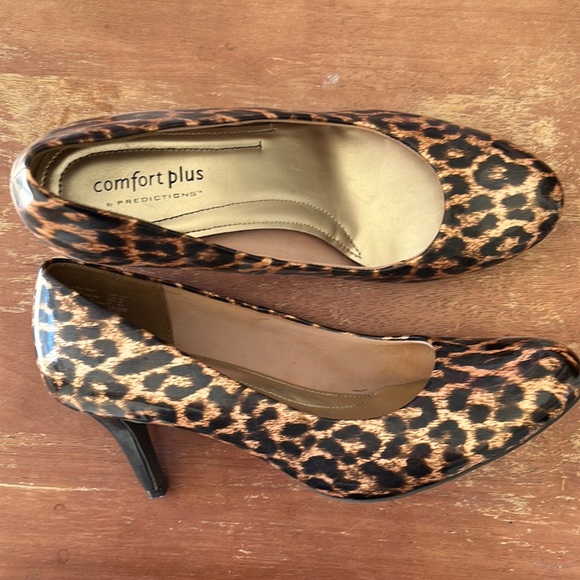 Size 11W leopard print pumps. Barely worn once or twice